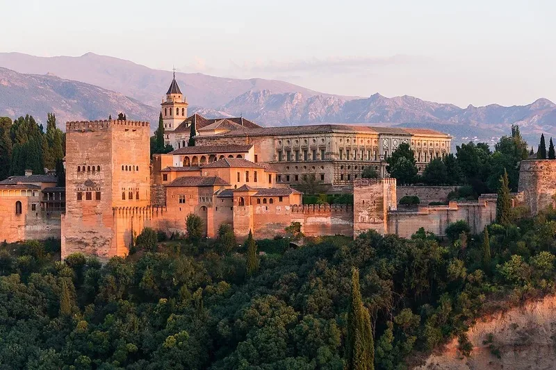 معلم إسباني في ملف أسباب الاستئجار ببوليفارد ورلد، فعاليات السعودية / Spain landmark visual for Boulevard World leasing reasons — Saudi events