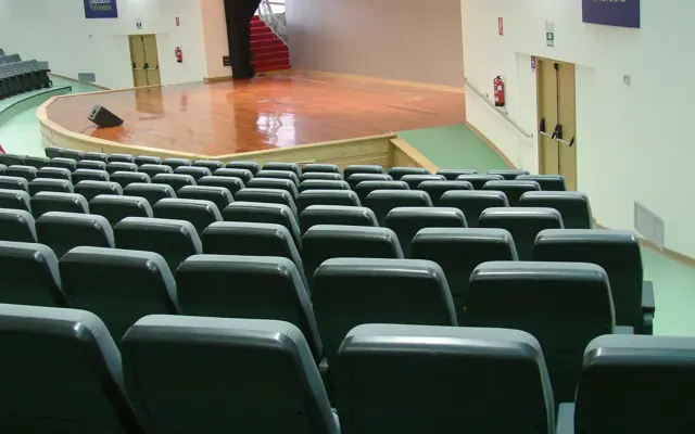 Auditorio Principe Felipe — Vigo، إسبانيا — MONTREAL — كراسي قاعات من بوكس تيك