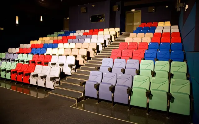 Odeon Cineplex Thessaloniki — Thessaloniki، اليونان — ECO 100 — كراسي قاعات من بوكس تيك